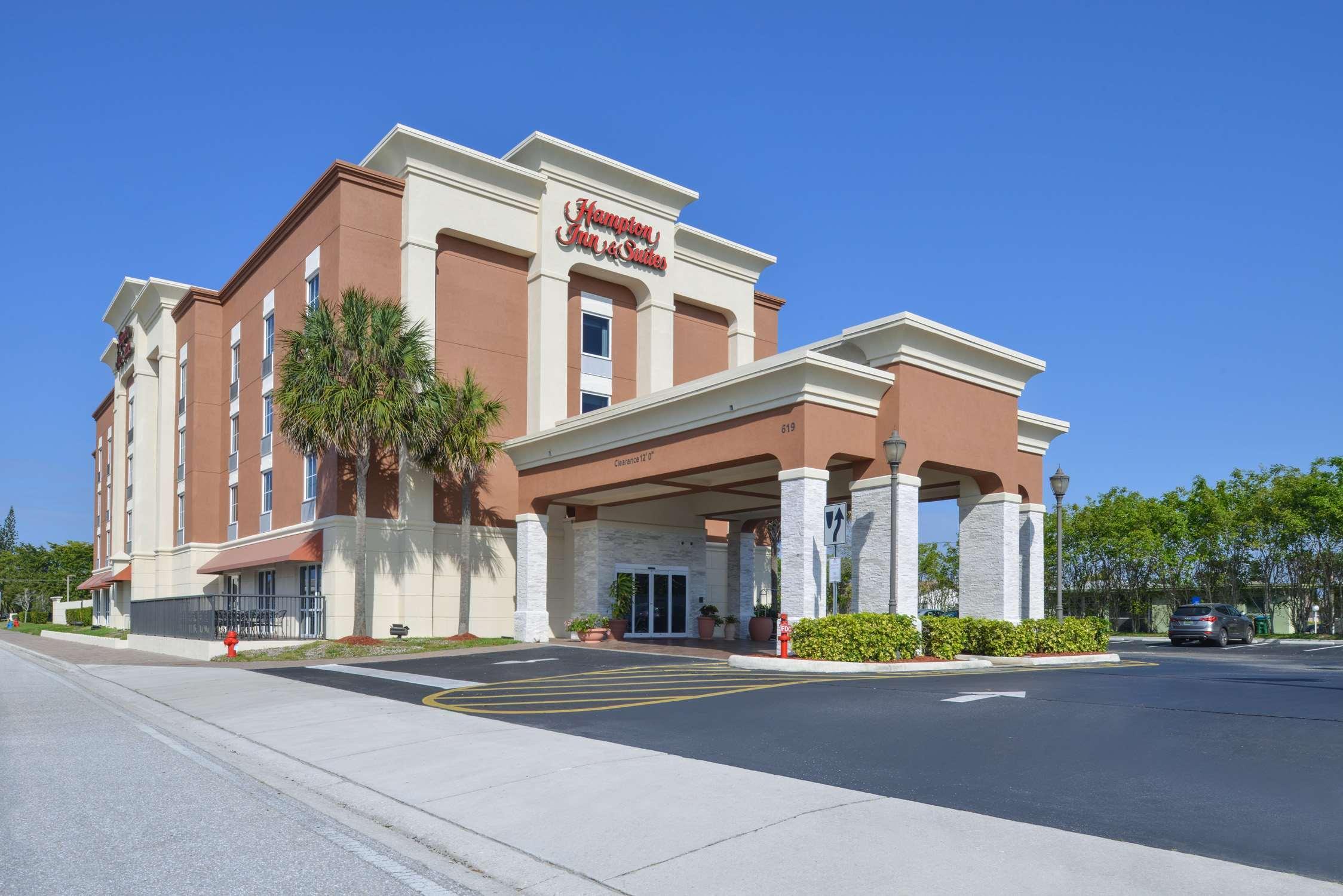 Hampton Inn & Suites Cape Coral / Fort Myers Exterior photo